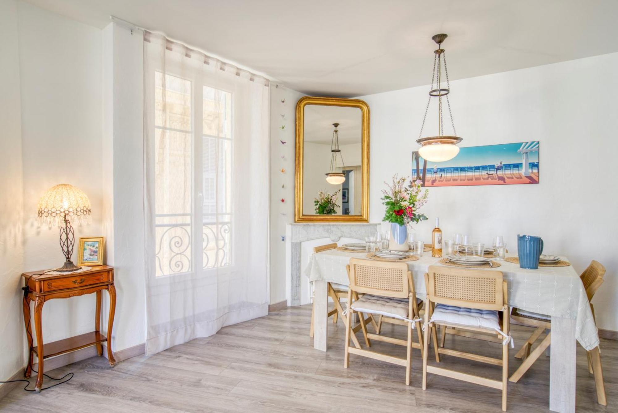 Apartment Sublime, Modern, Balconies, A/c, Refurbished Nizza