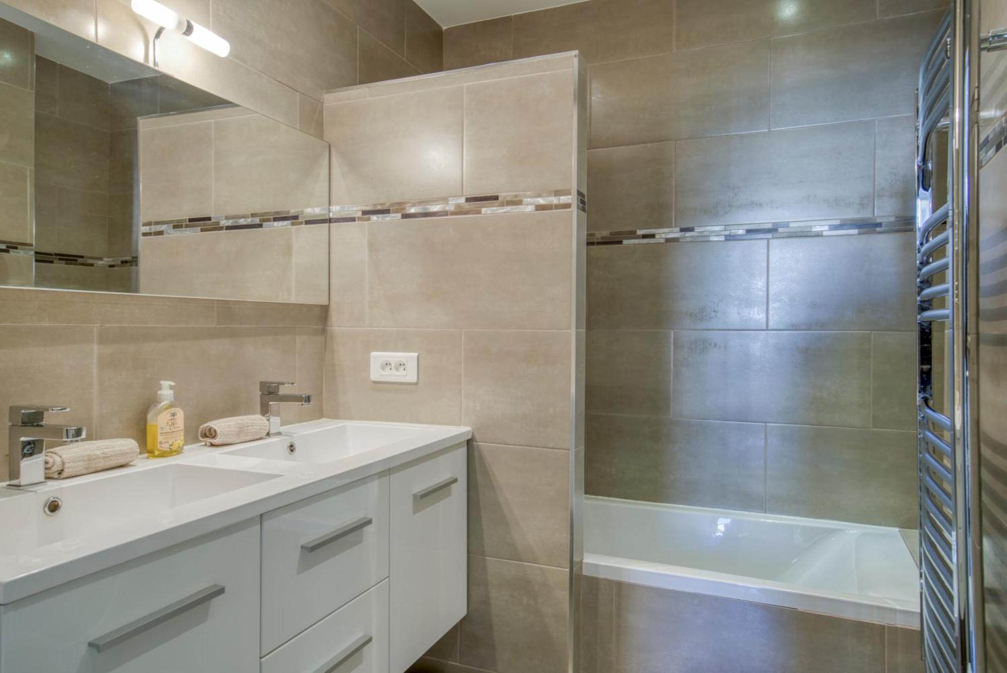 Apartment Sublime, Modern, Balconies, A/c, Refurbished Nizza