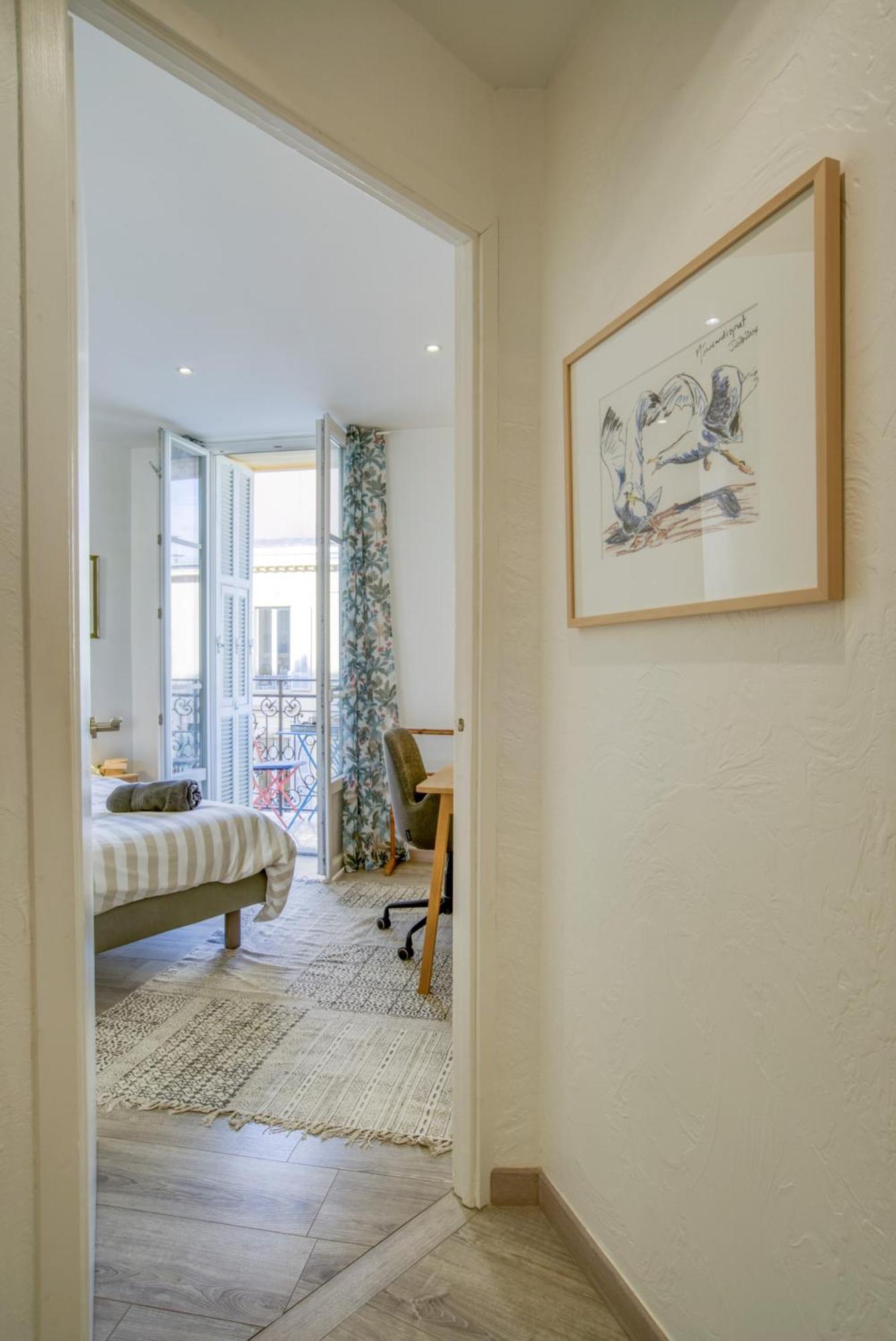 Sublime, Modern, Balconies, A/c, Refurbished Nizza